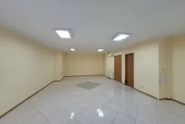 Офиси под наем в Делови Център Пловдив - етаж 3, Rent, 750 €